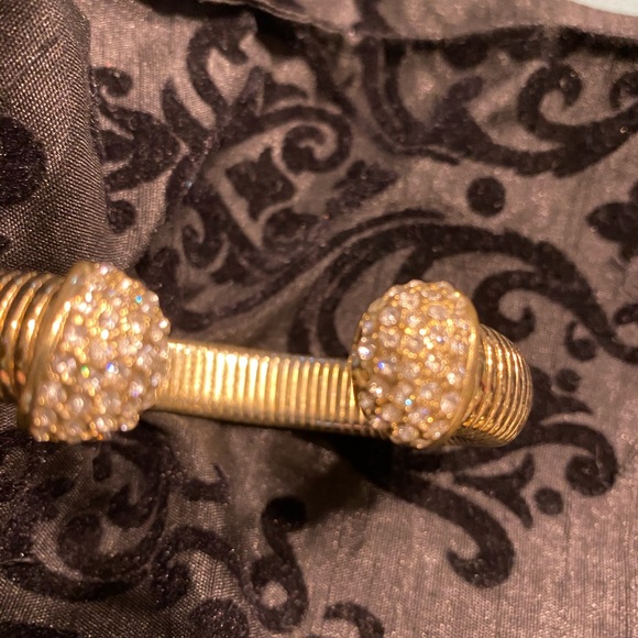 Gold tone bracelet and ring - Picture 3 of 3